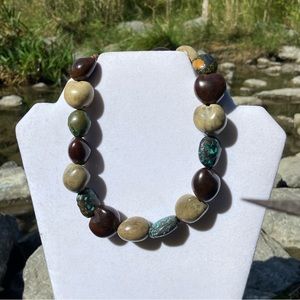 Vintage women multicoloured chunky beads stringed, lobster clasp necklace. Used.